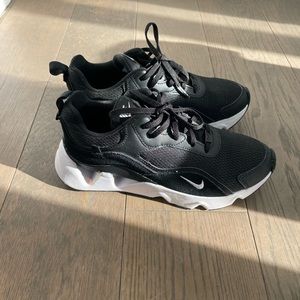Nike RYZ 365 II 2 women’s sneakers sz 7.5 8 38 black